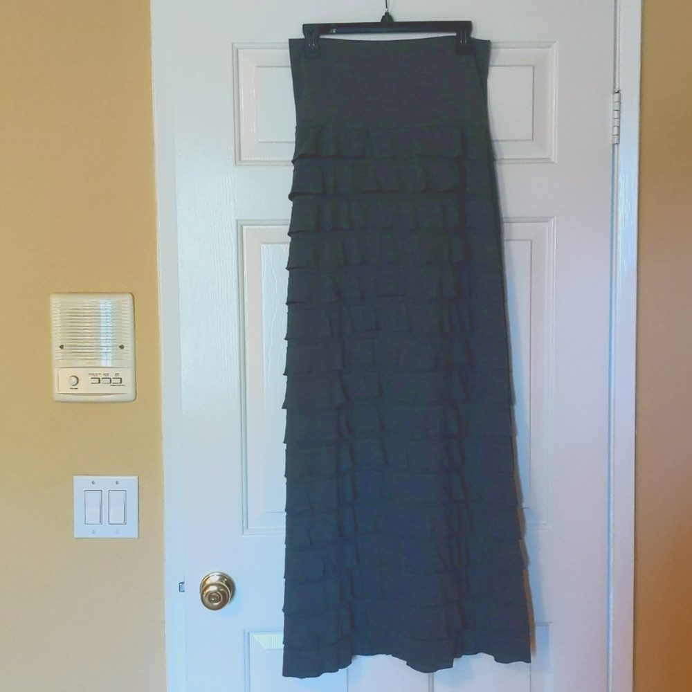 Like new Max Studio maxi "bandage" skirt sz  L